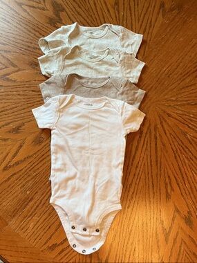 Classic Short-Sleeve Baby One-Piece Bodysuits – White & Light Gray (4-Pack)
